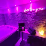 élégant L'orchidée Jacuzzi En Intérieur Toute L'année * Juvignac
