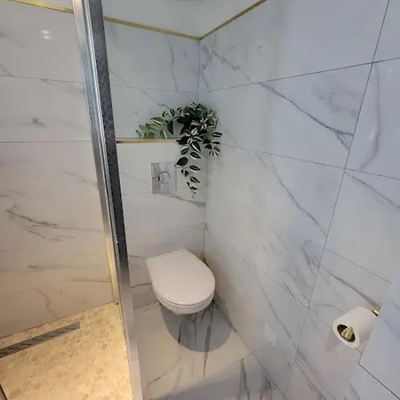 Elegant L'orchidee Jacuzzi En Interieur Toute L'annee Appartement Juvignac