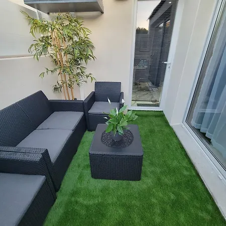 Elegant L'orchidee Jacuzzi En Interieur Toute L'annee * Juvignac