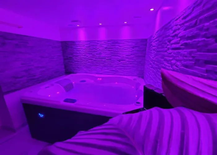 Appartamento élégant L'orchidée Jacuzzi En Intérieur Toute L'année *