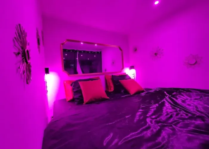 élégant L'orchidée Jacuzzi En Intérieur Toute L'année * Juvignac