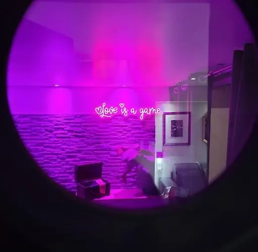 élégant L'orchidée Jacuzzi En Intérieur Toute L'année * Juvignac